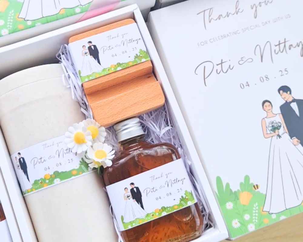 ของรับไหว้พิมพ์หน้ากล่อง กระบอกน้ำฟางข้าวสาลี น้ำผึ้ง85ml ที่วางโทรศัพท์ไม้