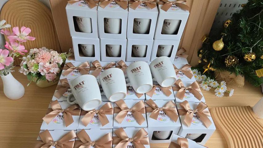 แก้วเซรามิคสกรีน แก้วสกรีน แก้วเซรามิคลำปาง แก้วสกรีนงานเกษียณใส่กล่องพร้อมแจก